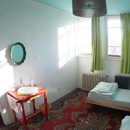 Hostel Costel Тімішоара Екстер'єр фото