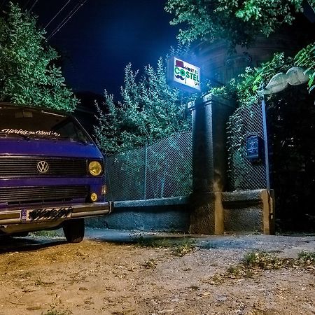 Hostel Costel Тімішоара Екстер'єр фото