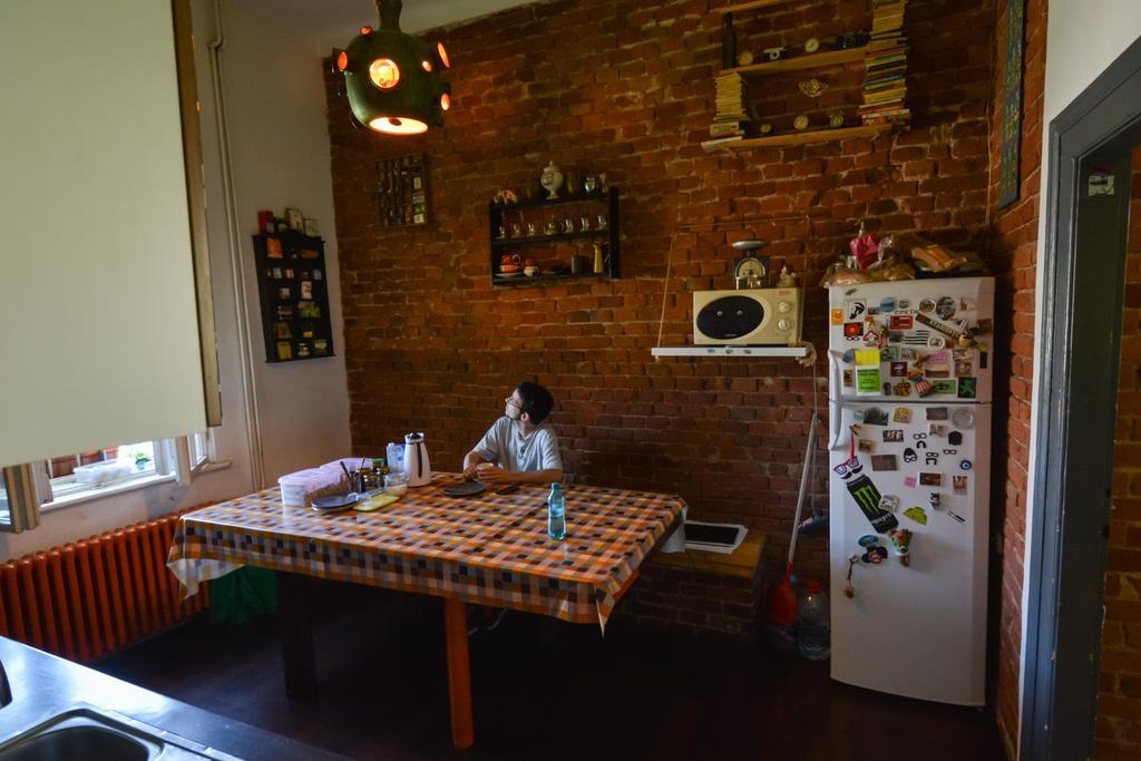 Hostel Costel Тімішоара Екстер'єр фото