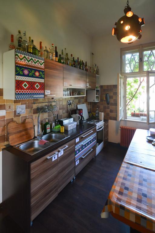 Hostel Costel Тімішоара Екстер'єр фото