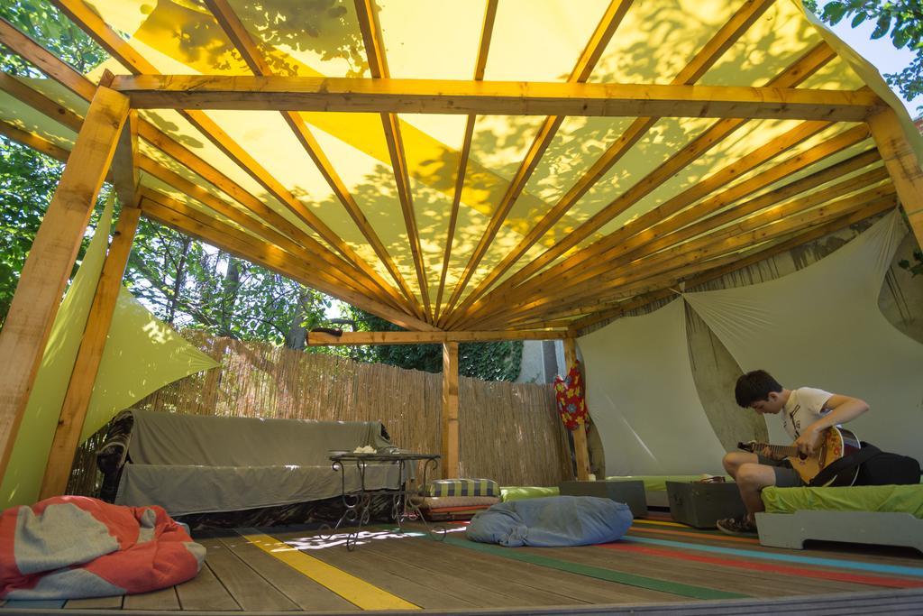 Hostel Costel Тімішоара Екстер'єр фото