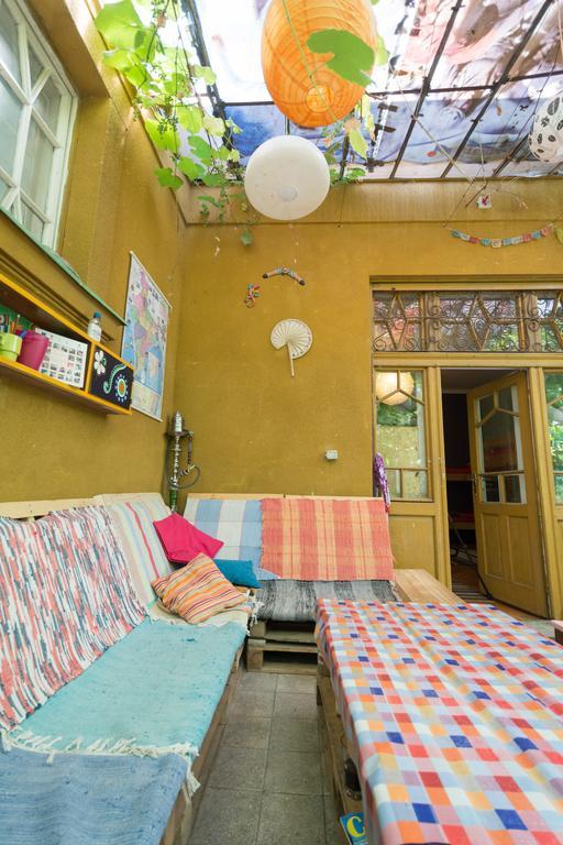 Hostel Costel Тімішоара Екстер'єр фото