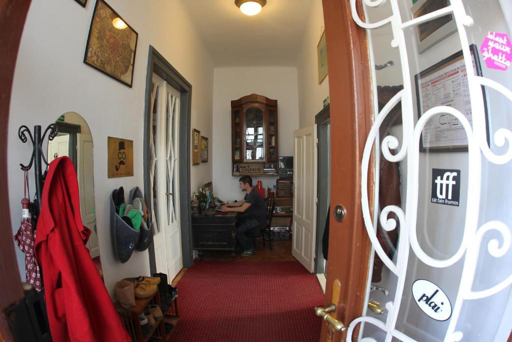 Hostel Costel Тімішоара Екстер'єр фото